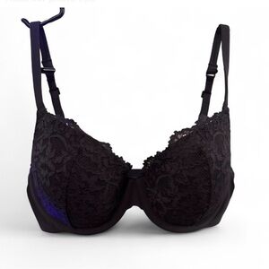 NWT SKIMS Fits Everybody Lace T-Shirt
Bra - Onyx Black 34C - SOLD OUT ONLINE